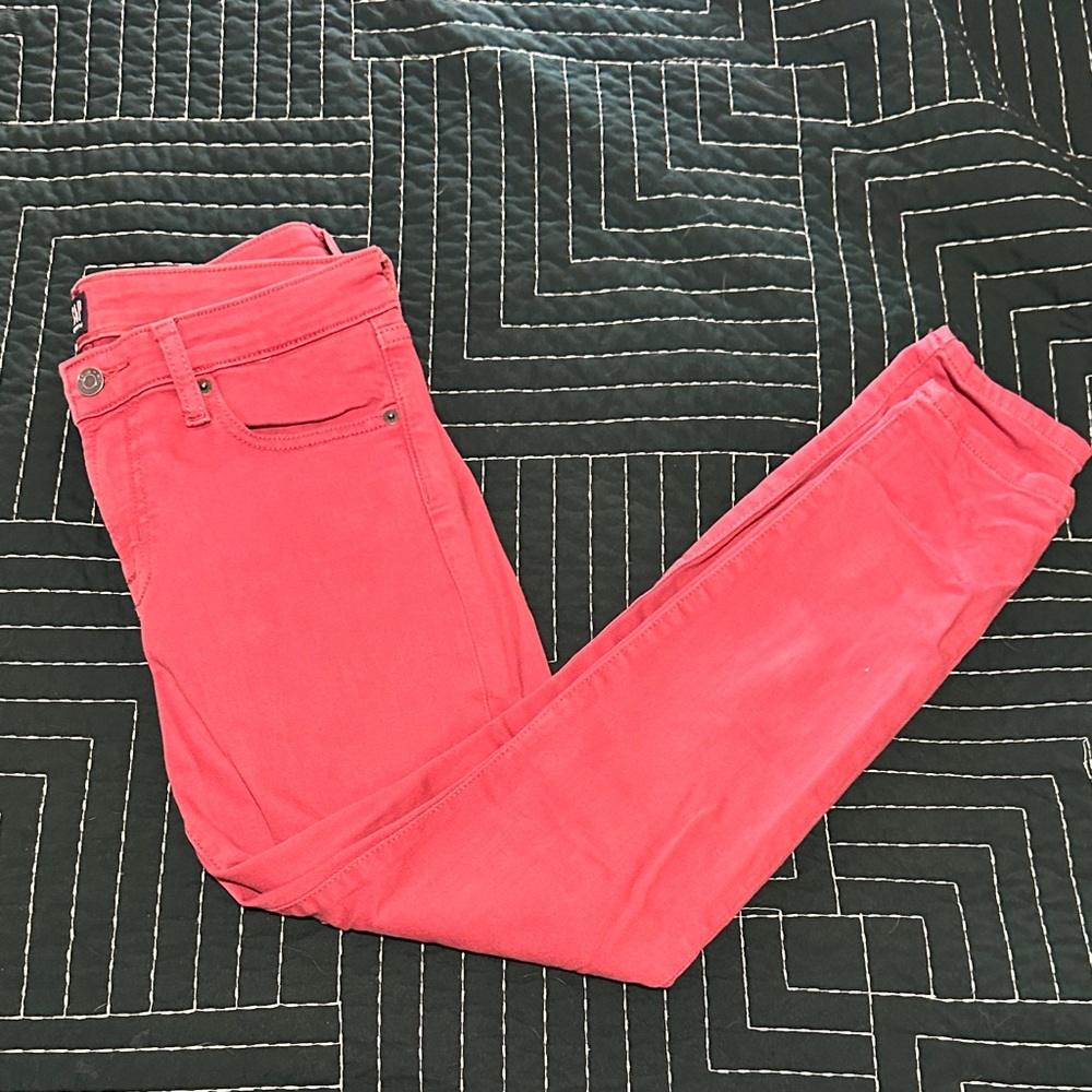 Women's pink skinny/ stretchy ankle jeans